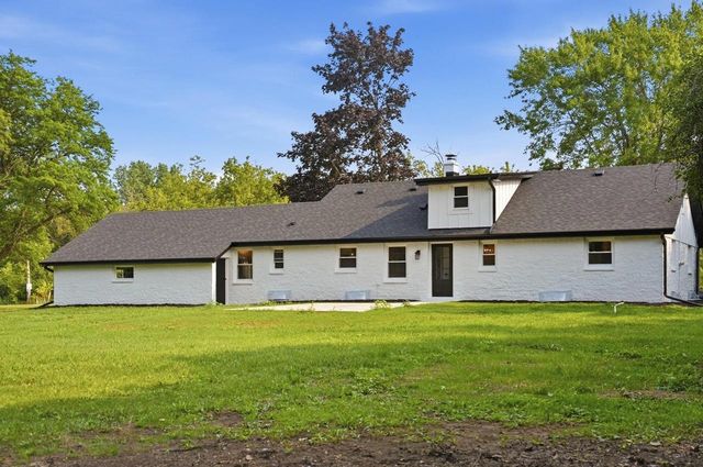 7526 W County Line ROAD, Mequon, WI 53092