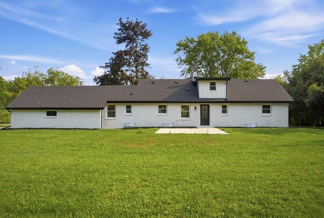 7526 W County Line ROAD, Mequon, WI 53092