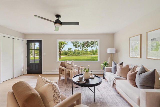 7526 W County Line ROAD, Mequon, WI 53092