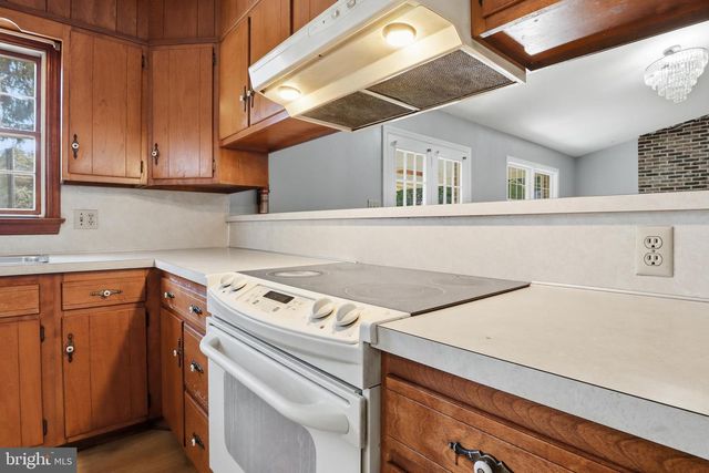 647 CANDLEWYCK RD, Lancaster, PA 17601