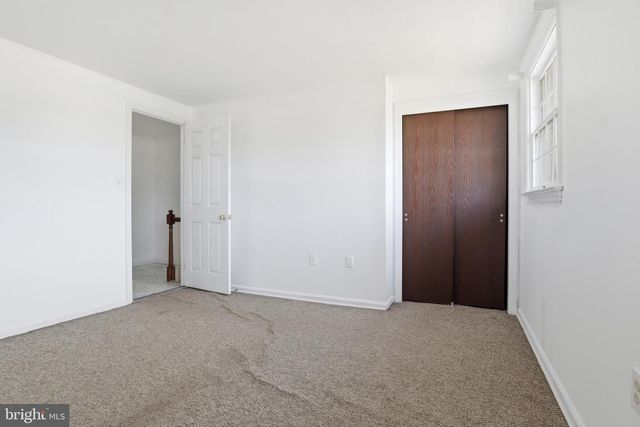 647 CANDLEWYCK RD, Lancaster, PA 17601