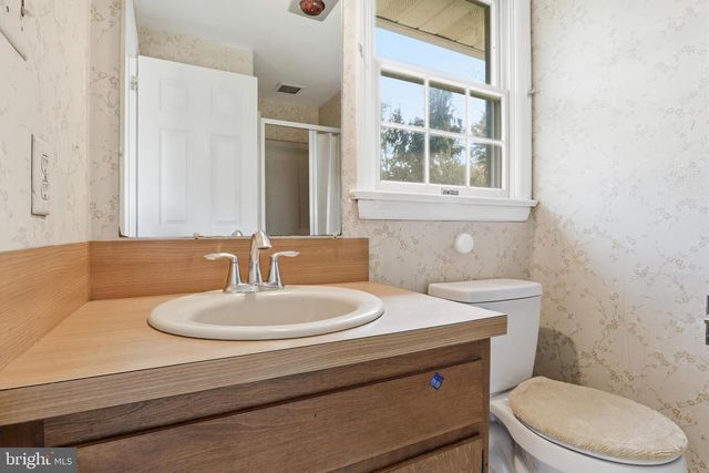 647 CANDLEWYCK RD, Lancaster, PA 17601