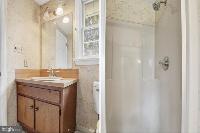 647 CANDLEWYCK RD, Lancaster, PA 17601