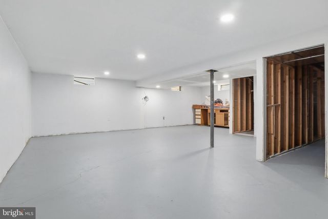 647 CANDLEWYCK RD, Lancaster, PA 17601