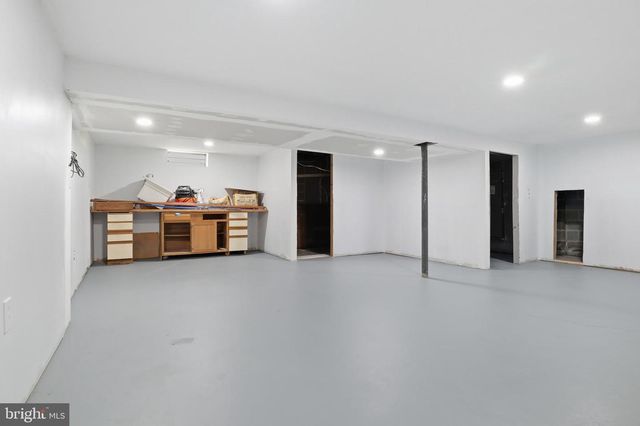 647 CANDLEWYCK RD, Lancaster, PA 17601