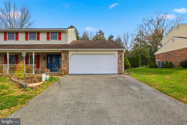 647 CANDLEWYCK RD, Lancaster, PA 17601