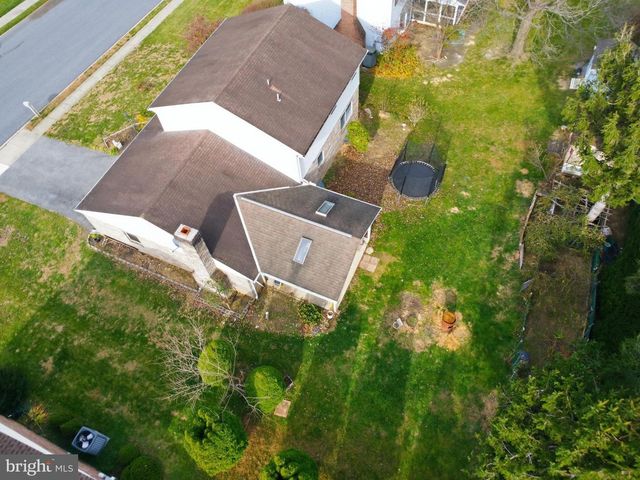 647 CANDLEWYCK RD, Lancaster, PA 17601