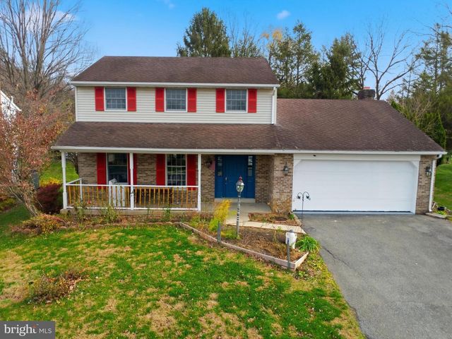 647 CANDLEWYCK RD, Lancaster, PA 17601