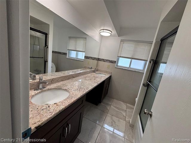 38986 Cottonwood Court, Sterling Heights, MI 48310