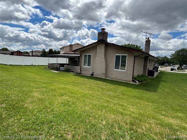 38986 Cottonwood Court, Sterling Heights, MI 48310