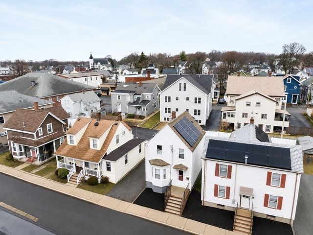 28 Everett Steet 1, Woburn, MA 01801