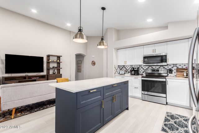 8820 W KINGS Avenue, Peoria, AZ 85382