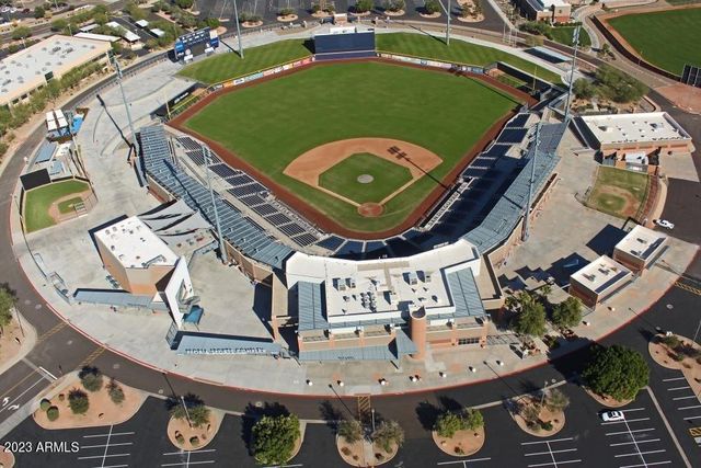 8820 W KINGS Avenue, Peoria, AZ 85382