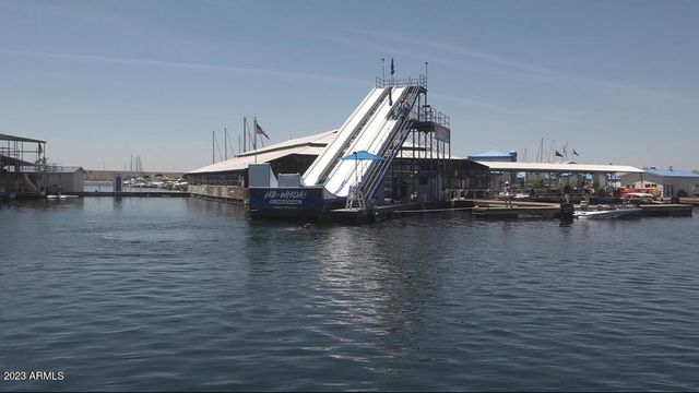 8820 W KINGS Avenue, Peoria, AZ 85382