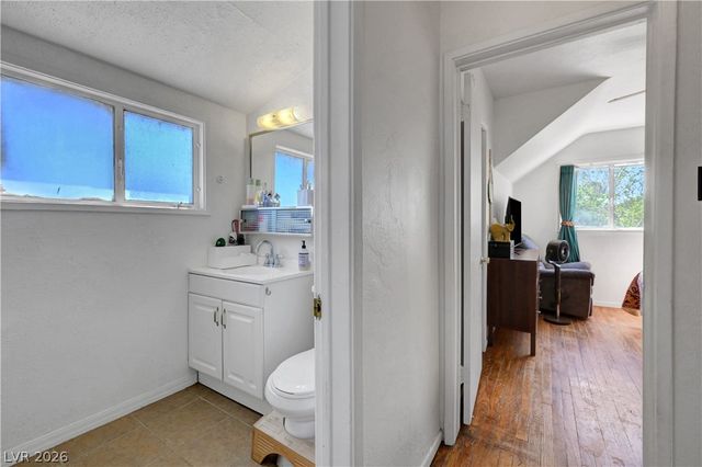 1740 Canosa Avenue, Las Vegas, NV 89104