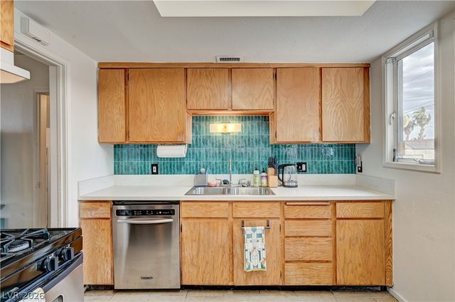 1740 Canosa Avenue, Las Vegas, NV 89104