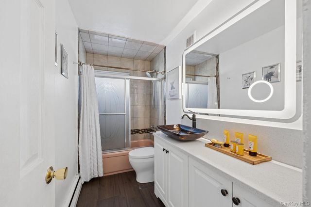 253 W 20th Street, Deer Park, NY 11729