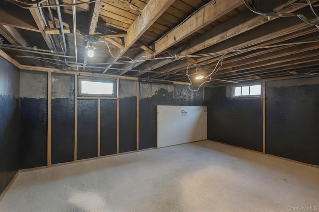 253 W 20th Street, Deer Park, NY 11729