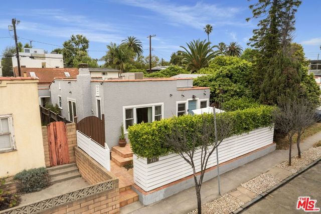 911 Superba Avenue, Venice, CA 90291