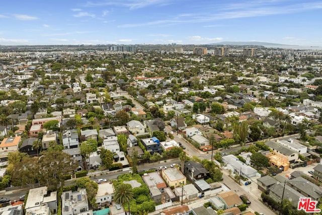 911 Superba Avenue, Venice, CA 90291