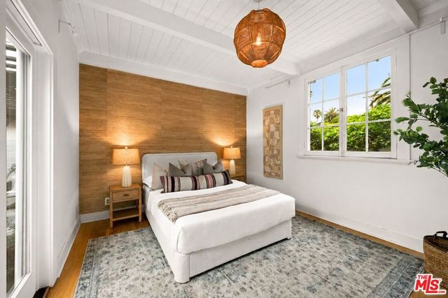 911 Superba Avenue, Venice, CA 90291