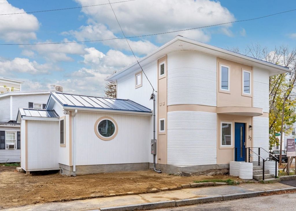 32 JANE Street, Manchester, NH 03104