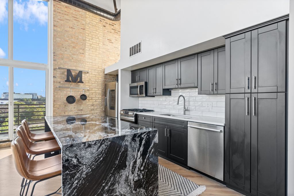 2614 N Clybourn Avenue 401, Chicago, IL 60614 — photo 4
