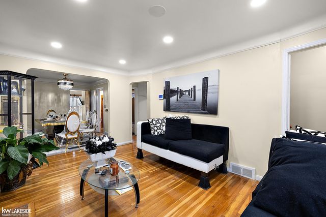 5810 Yorkshire Drive, Detroit, MI 48224