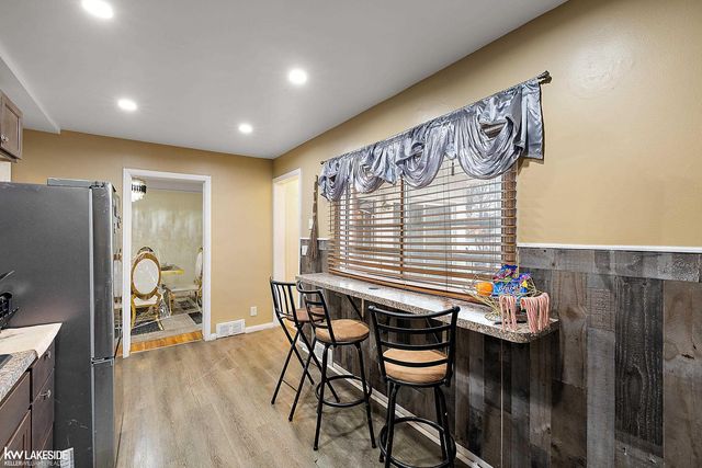 5810 Yorkshire Drive, Detroit, MI 48224