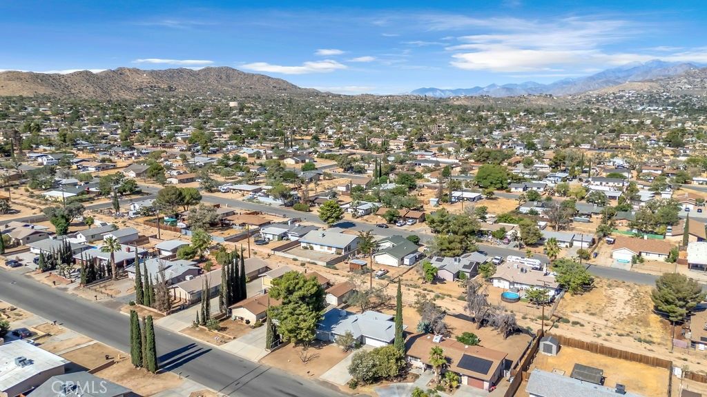 Image 11 of property listing at 7448 Church, Yucca Valley, CA 92284