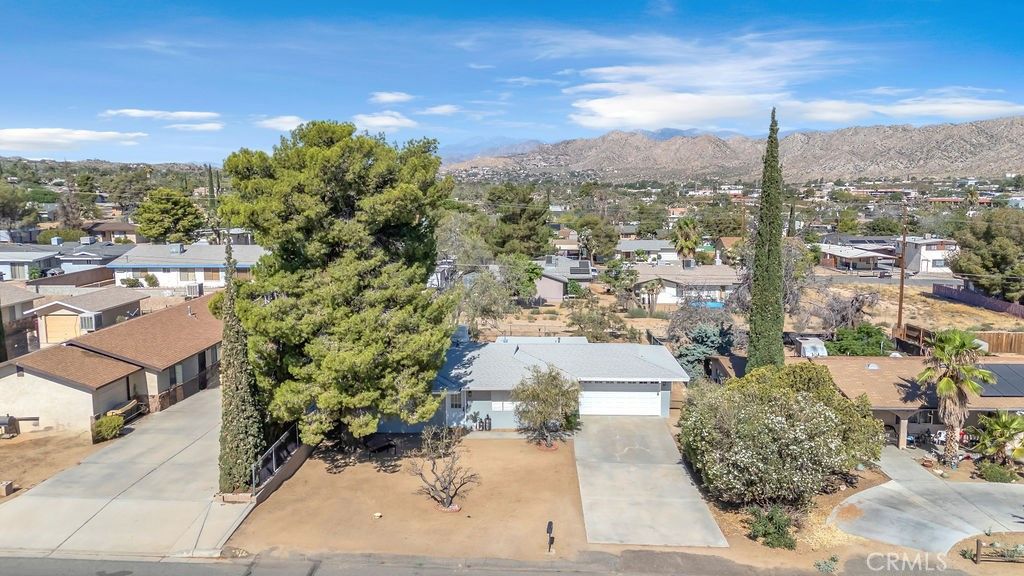 Image 2 of property listing at 7448 Church, Yucca Valley, CA 92284