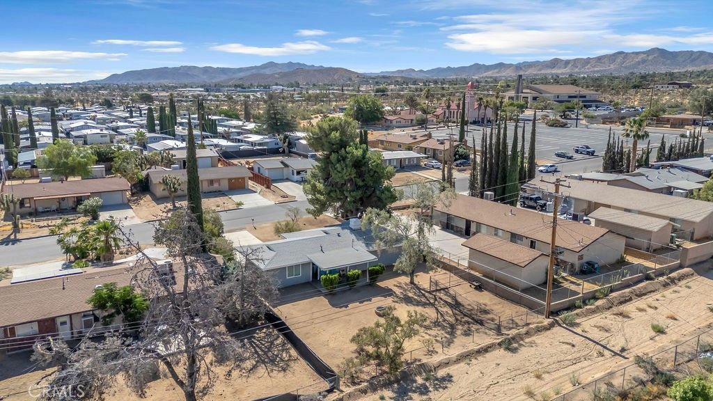Image 5 of property listing at 7448 Church, Yucca Valley, CA 92284