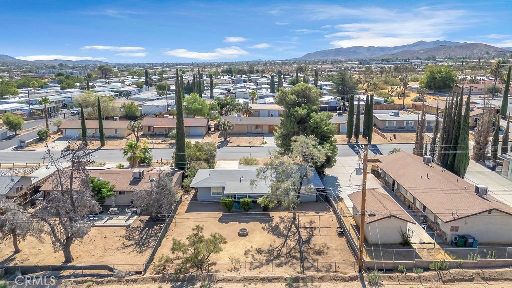 Image 6 of property listing at 7448 Church, Yucca Valley, CA 92284