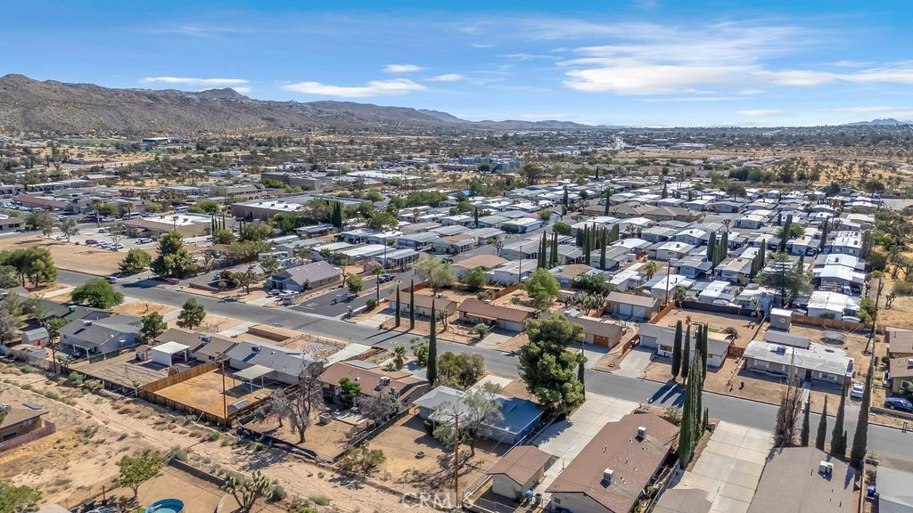 Image 8 of property listing at 7448 Church, Yucca Valley, CA 92284