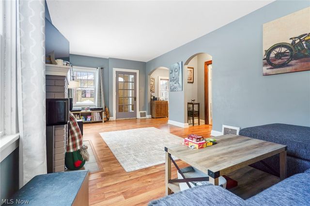 422 Werstler Avenue NW, North Canton, OH 44720