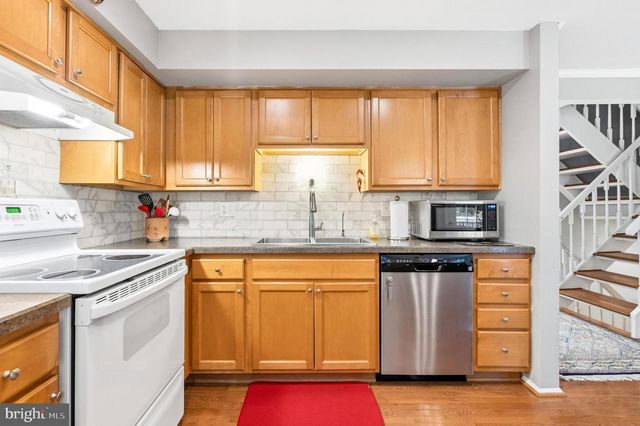 2303 MIDDLE CREEK LN, Reston, VA 20191