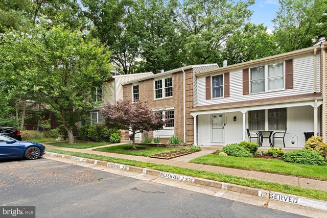 2303 MIDDLE CREEK LN, Reston, VA 20191
