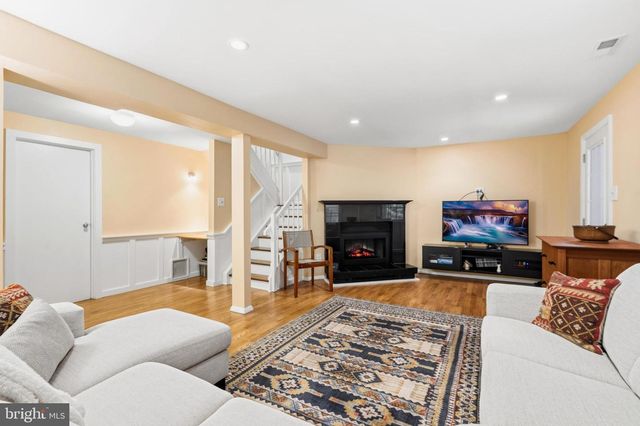 2303 MIDDLE CREEK LN, Reston, VA 20191