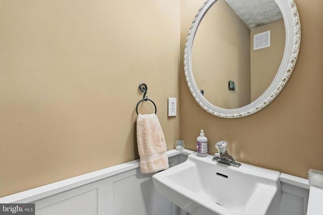 2303 MIDDLE CREEK LN, Reston, VA 20191