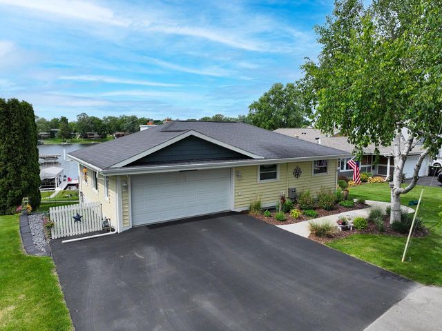 S74W17426 Lake DRIVE, Muskego, WI 53150