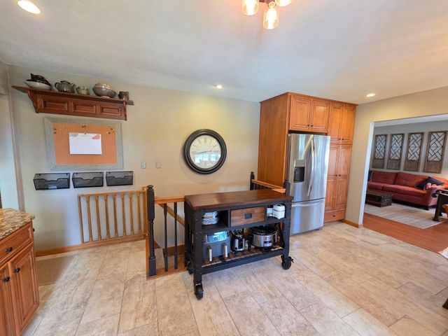 445 6th Street SW, Plainview, MN 55964