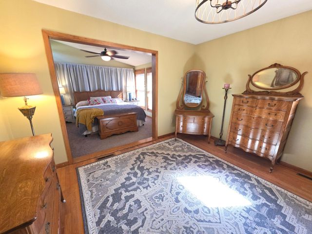 445 6th Street SW, Plainview, MN 55964