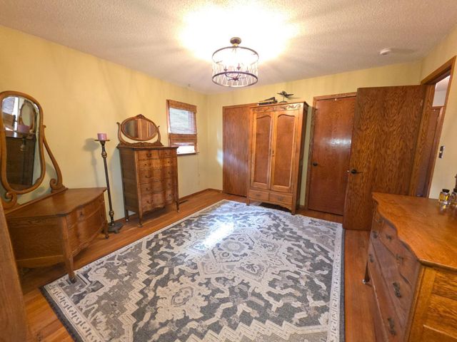 445 6th Street SW, Plainview, MN 55964