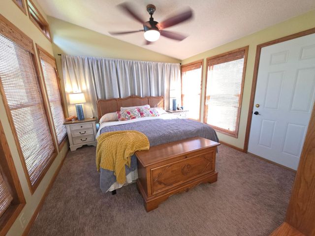 445 6th Street SW, Plainview, MN 55964