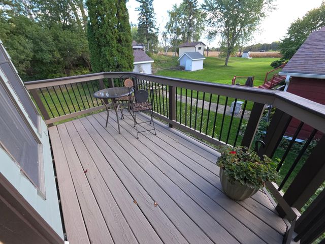 445 6th Street SW, Plainview, MN 55964