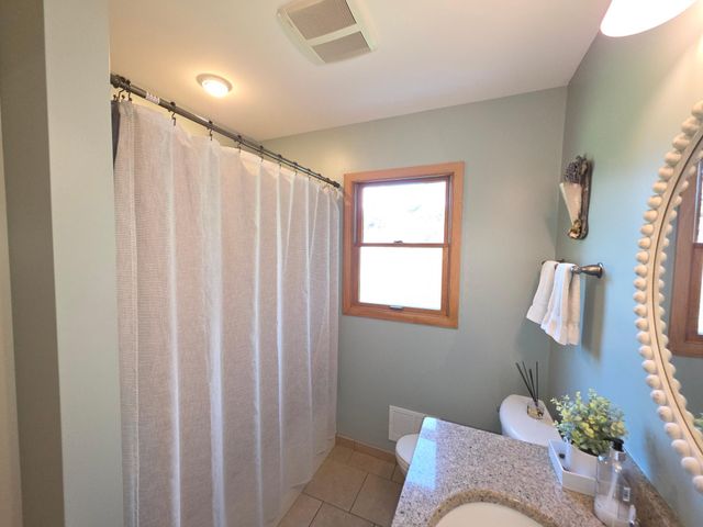 445 6th Street SW, Plainview, MN 55964