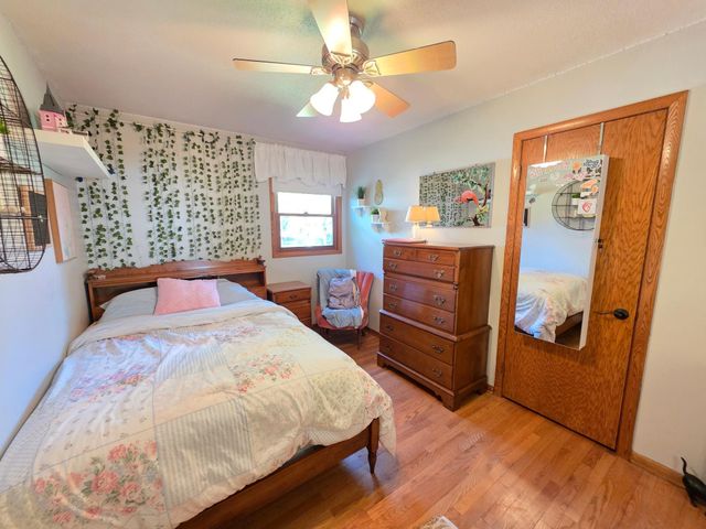 445 6th Street SW, Plainview, MN 55964