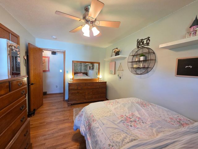 445 6th Street SW, Plainview, MN 55964