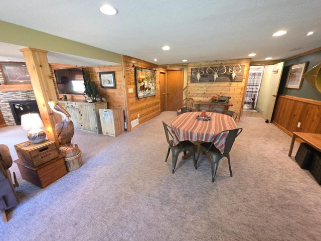 445 6th Street SW, Plainview, MN 55964