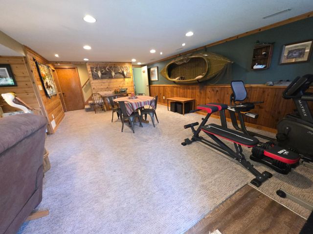 445 6th Street SW, Plainview, MN 55964